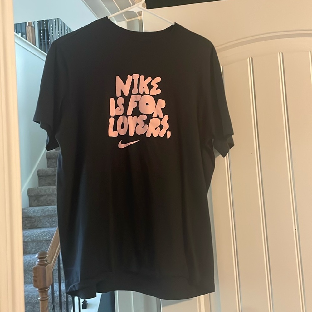Men’s Nike tee